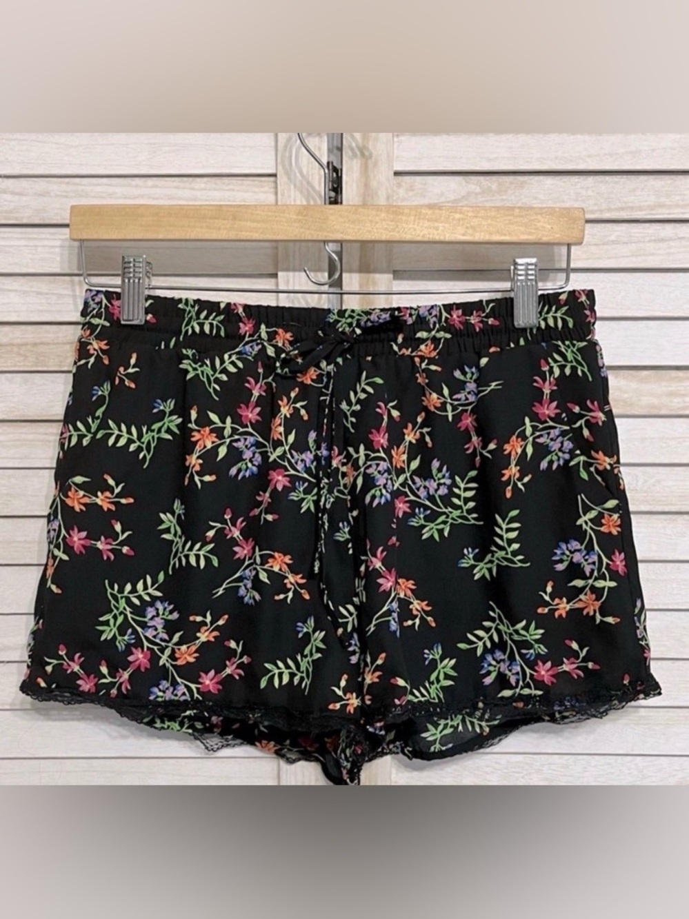 Mine Black Satin & Lace Floral Shorts Size M PRICE FIRM
